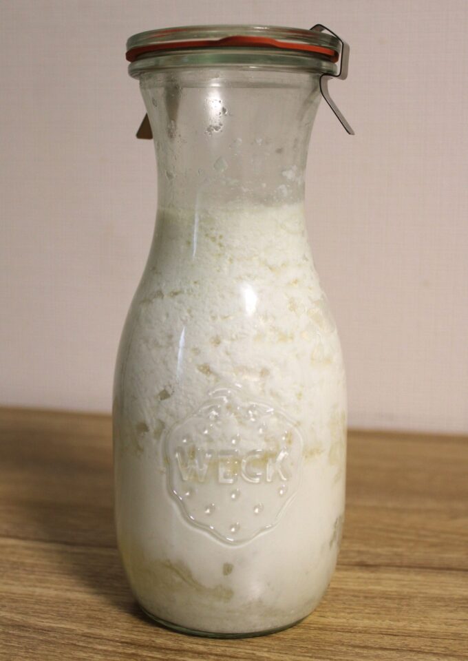 デキャンタ型の中型発酵ビン